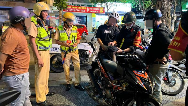 Thiếu tướng Nguyễn Hữu Hợp: Mạnh tay với tội phạm, giữ vững an ninh mùa lễ hội- Ảnh 7. Thiếu tướng Nguyễn Hữu Hợp: Mạnh tay với tội phạm, giữ vững an ninh mùa lễ hội- Ảnh 7.
