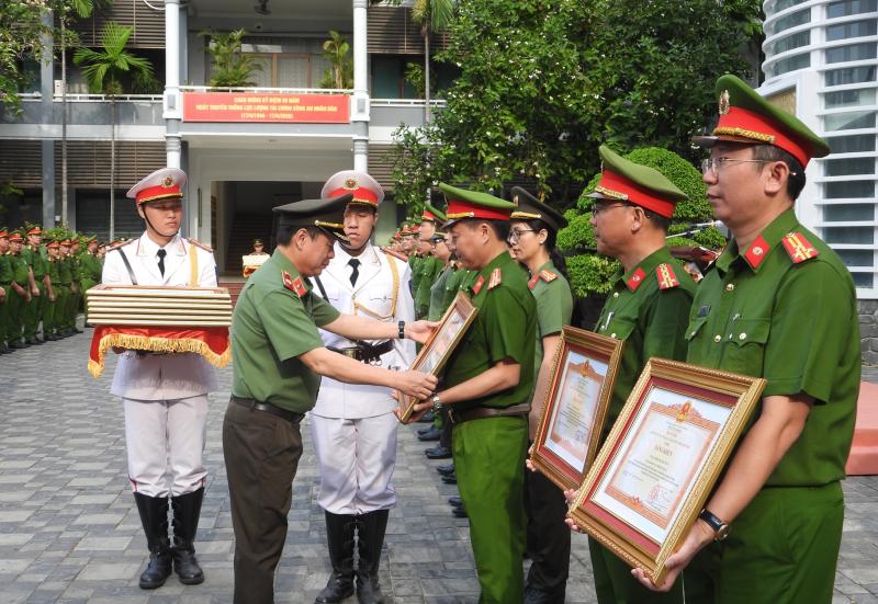 Thiếu tướng Nguyễn Hữu Hợp: Mạnh tay với tội phạm, giữ vững an ninh mùa lễ hội- Ảnh 3. Thiếu tướng Nguyễn Hữu Hợp: Mạnh tay với tội phạm, giữ vững an ninh mùa lễ hội- Ảnh 3.