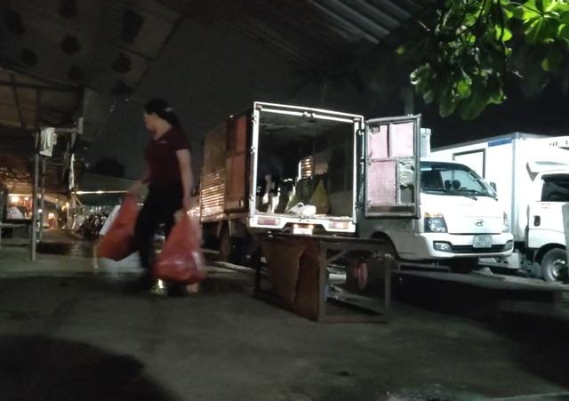 Thịt bẩn tung hoành qua lỗ hổng kiểm dịch: Thâm nhập lò mổ 'chui'- Ảnh 8. Thịt bẩn tung hoành qua lỗ hổng kiểm dịch: Thâm nhập lò mổ 'chui'- Ảnh 8.