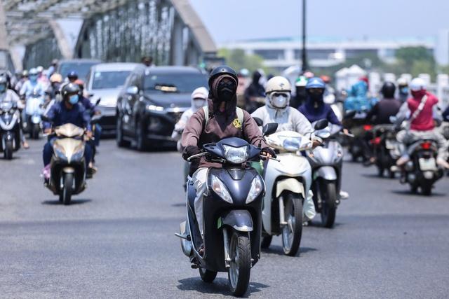 Nam bộ sắp vào mùa mưa, miền Bắc và miền Trung chuẩn bị đón nắng nóng- Ảnh 2. Nam bộ sắp vào mùa mưa, miền Bắc và miền Trung chuẩn bị đón nắng nóng- Ảnh 2.
