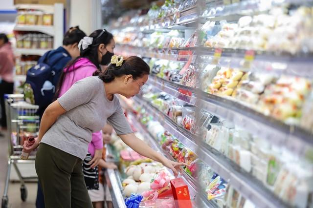 Kích thích tiêu dùng, tạo 'bệ đỡ' cho tăng trưởng kinh tế- Ảnh 1. Kích thích tiêu dùng, tạo 'bệ đỡ' cho tăng trưởng kinh tế- Ảnh 1.