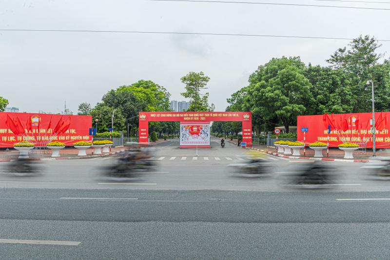 Hà Nội rực rỡ cờ hoa trước thềm Đại hội MTTQ Việt Nam lần thứ XI- Ảnh 11. Hà Nội rực rỡ cờ hoa trước thềm Đại hội MTTQ Việt Nam lần thứ XI- Ảnh 11.