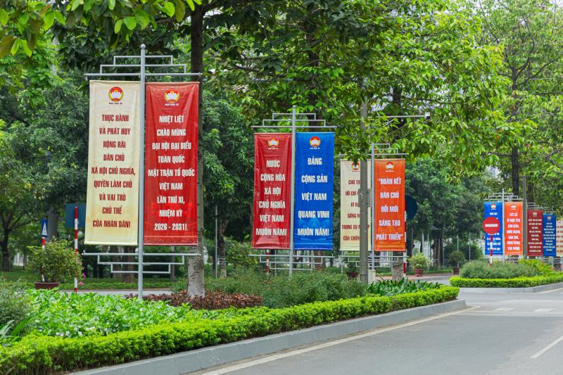 Hà Nội rực rỡ cờ hoa trước thềm Đại hội MTTQ Việt Nam lần thứ XI- Ảnh 14. Hà Nội rực rỡ cờ hoa trước thềm Đại hội MTTQ Việt Nam lần thứ XI- Ảnh 14.