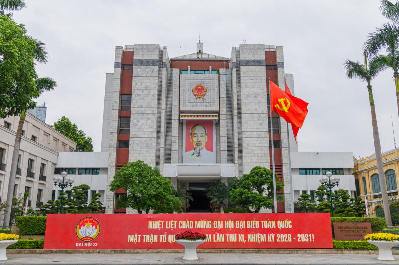 Hà Nội rực rỡ cờ hoa trước thềm Đại hội MTTQ Việt Nam lần thứ XI- Ảnh 2. Hà Nội rực rỡ cờ hoa trước thềm Đại hội MTTQ Việt Nam lần thứ XI- Ảnh 2.