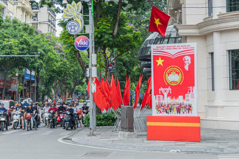 Hà Nội rực rỡ cờ hoa trước thềm Đại hội MTTQ Việt Nam lần thứ XI- Ảnh 6. Hà Nội rực rỡ cờ hoa trước thềm Đại hội MTTQ Việt Nam lần thứ XI- Ảnh 6.