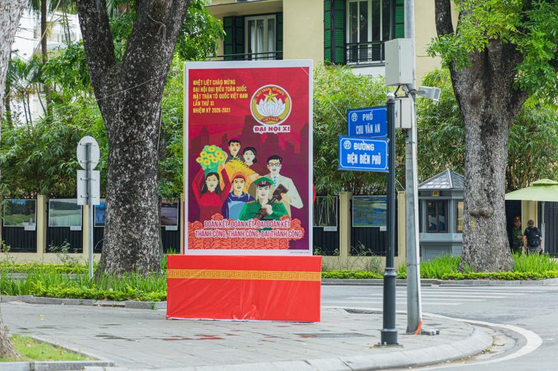 Hà Nội rực rỡ cờ hoa trước thềm Đại hội MTTQ Việt Nam lần thứ XI- Ảnh 7. Hà Nội rực rỡ cờ hoa trước thềm Đại hội MTTQ Việt Nam lần thứ XI- Ảnh 7.