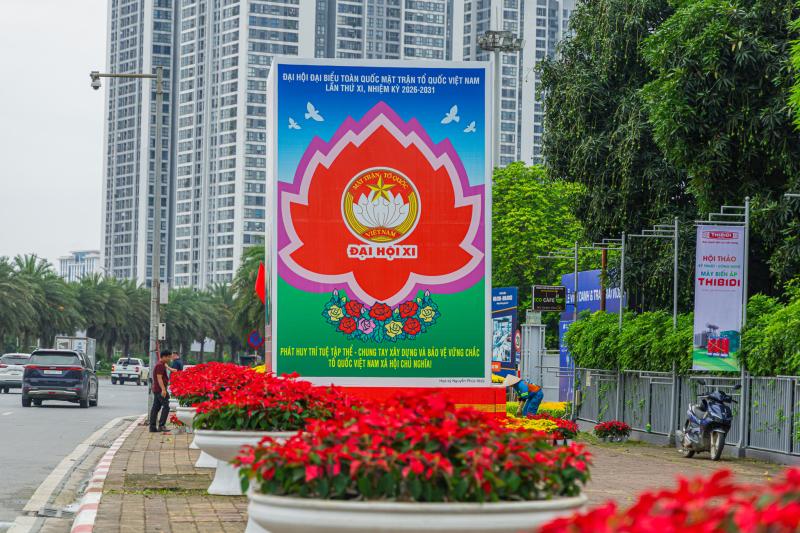 Hà Nội rực rỡ cờ hoa trước thềm Đại hội MTTQ Việt Nam lần thứ XI- Ảnh 13. Hà Nội rực rỡ cờ hoa trước thềm Đại hội MTTQ Việt Nam lần thứ XI- Ảnh 13.