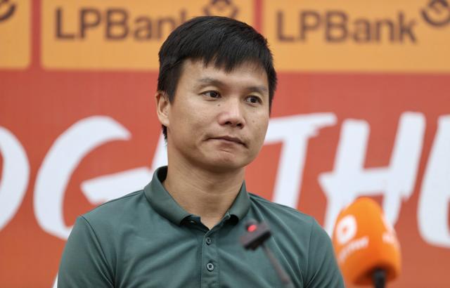 Thêm CLB V-League bất ngờ thay 'tướng' cuối dòng: Công Mạnh đi, Thành Công lại về?- Ảnh 1. Thêm CLB V-League bất ngờ thay 'tướng' cuối dòng: Công Mạnh đi, Thành Công lại về?- Ảnh 1.