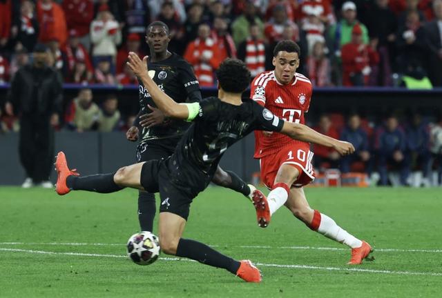 PSG quá bản lĩnh, cầm chân Bayern Munich ngay tại 'hang hùm': Hiên ngang vào chung kết đấu Arsenal- Ảnh 2. PSG quá bản lĩnh, cầm chân Bayern Munich ngay tại 'hang hùm': Hiên ngang vào chung kết đấu Arsenal- Ảnh 2.