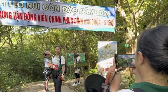 Sôi nổi giải leo núi Côn Đảo năm 2026: Chinh phục đỉnh Núi Chúa
- Ảnh 1. Sôi nổi giải leo núi Côn Đảo năm 2026: Chinh phục đỉnh Núi Chúa
- Ảnh 1.