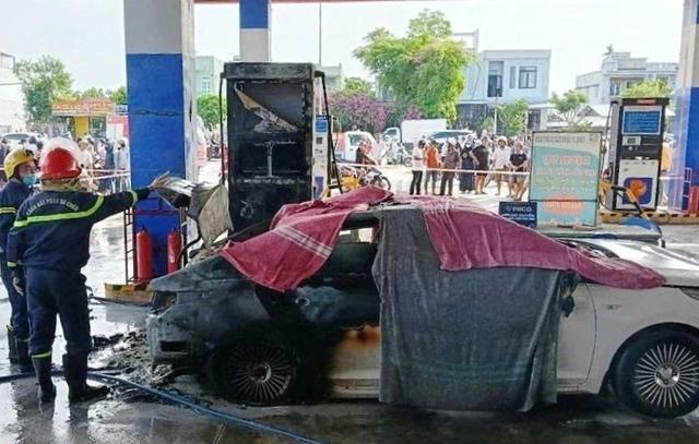 Ô tô bốc cháy khi đổ xăng ở Đà Nẵng: Danh tính 2 người tử vong- Ảnh 1. Ô tô bốc cháy khi đổ xăng ở Đà Nẵng: Danh tính 2 người tử vong- Ảnh 1.