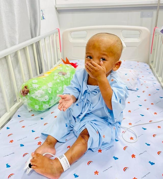 Thông tin mới nhất vụ bé trai 2 tuổi bị bạo hành dã man ở TP.HCM- Ảnh 9. Thông tin mới nhất vụ bé trai 2 tuổi bị bạo hành dã man ở TP.HCM- Ảnh 9.