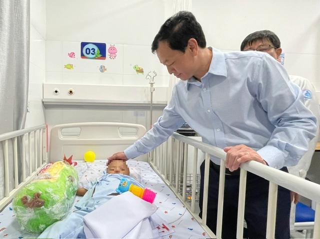Thông tin mới nhất vụ bé trai 2 tuổi bị bạo hành dã man ở TP.HCM- Ảnh 1. Thông tin mới nhất vụ bé trai 2 tuổi bị bạo hành dã man ở TP.HCM- Ảnh 1.