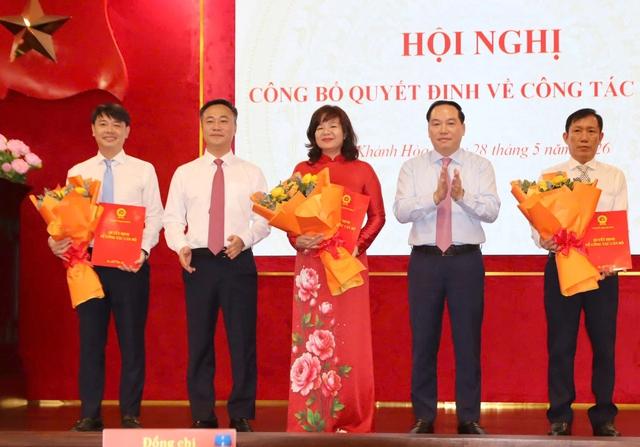 Khánh Hòa bổ nhiệm Giám đốc Sở Giáo dục và Đào tạo, Chánh văn phòng Tỉnh ủy- Ảnh 2. Khánh Hòa bổ nhiệm Giám đốc Sở Giáo dục và Đào tạo, Chánh văn phòng Tỉnh ủy- Ảnh 2.