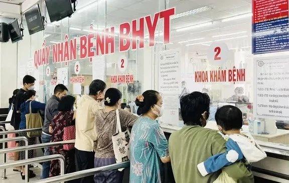 Lương cơ sở tăng từ 1.7, mức đóng và quyền lợi BHXH, BHYT thay đổi thế nào?- Ảnh 1. Lương cơ sở tăng từ 1.7, mức đóng và quyền lợi BHXH, BHYT thay đổi thế nào?- Ảnh 1.