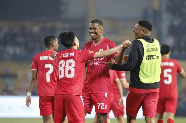 Vì sao CLB CAHN chơi bóng ở đẳng cấp hoàn toàn khác V-League?- Ảnh 3.