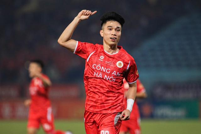Vì sao CLB CAHN chơi bóng ở đẳng cấp hoàn toàn khác V-League?- Ảnh 4.