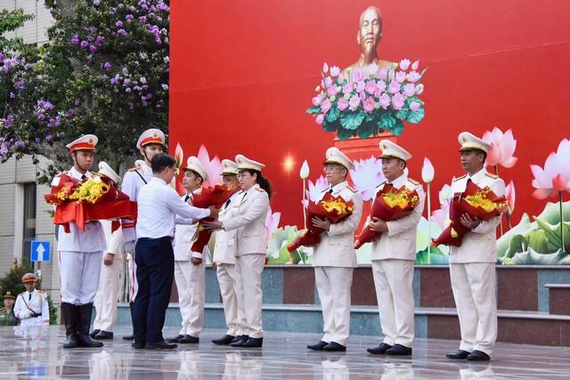 Hai tập thể Công an TP.HCM nhận danh hiệu Anh hùng Lực lượng vũ trang nhân dân- Ảnh 2.