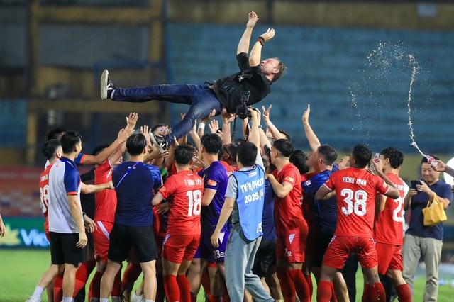 Chủ tịch VFF Trần Quốc Tuấn kỳ vọng nhà vô địch V-League CLB CAHN chinh phục thành công châu Á- Ảnh 3.