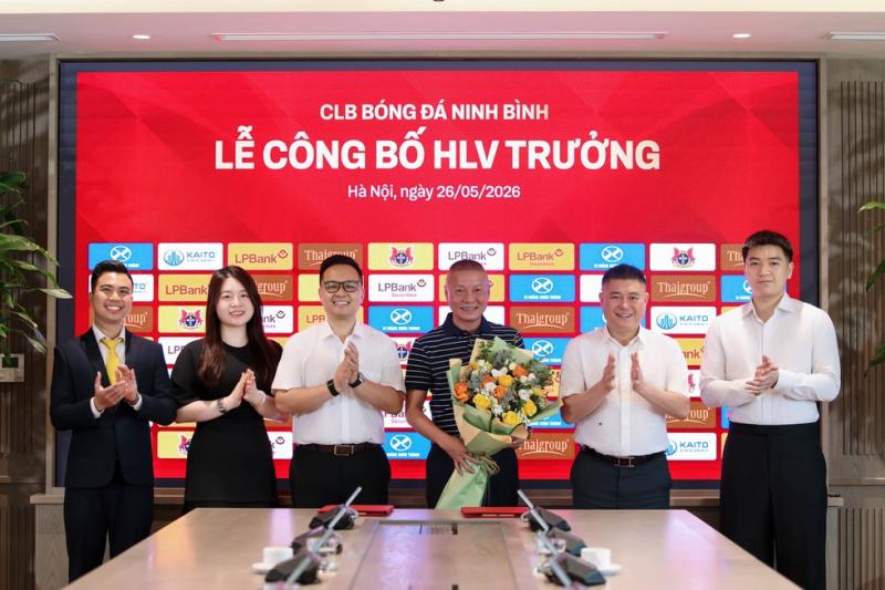 HLV Chu Đình Nghiêm ký hợp đồng 3 năm với CLB Ninh Bình, ông Nguyễn Đức Thụy nói gì?- Ảnh 2.
