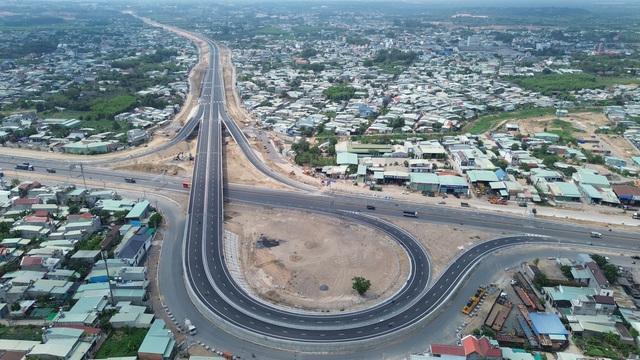 Đồng ý thông xe toàn tuyến cao tốc Biên Hòa-Vũng Tàu từ 17 giờ ngày 18.5 - Ảnh 1.