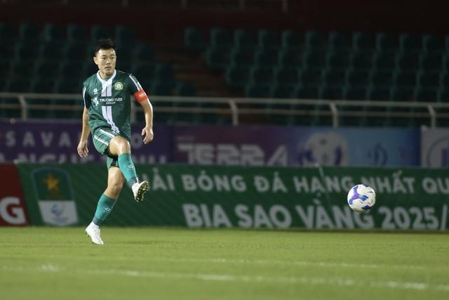 Thời khắc lịch sử chờ Công Phượng và Xuân Trường: V-League, Trường Tươi Đồng Nai đến đây!- Ảnh 2. Thời khắc lịch sử chờ Công Phượng và Xuân Trường: V-League, Trường Tươi Đồng Nai đến đây!- Ảnh 2.