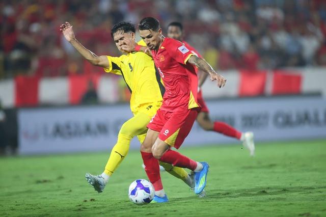 Bóng đá Malaysia vẫn nóng bê bối 7 cầu thủ nhập tịch lậu, Bộ trưởng Nội vụ khổ sở- Ảnh 2. Bóng đá Malaysia vẫn nóng bê bối 7 cầu thủ nhập tịch lậu, Bộ trưởng Nội vụ khổ sở- Ảnh 2.