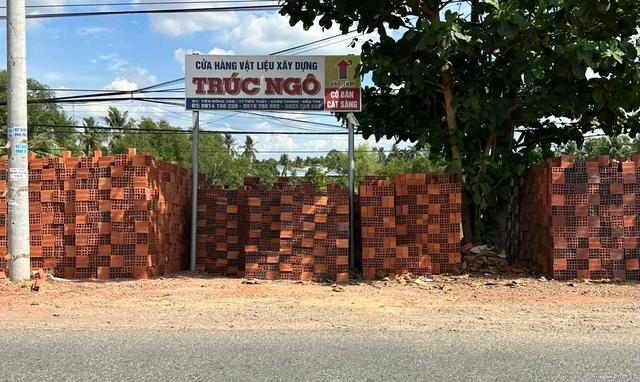 Vì sao VLXD "3 không" ở Vĩnh Long vẫn tồn tại dai dẳng? - Ảnh 2.