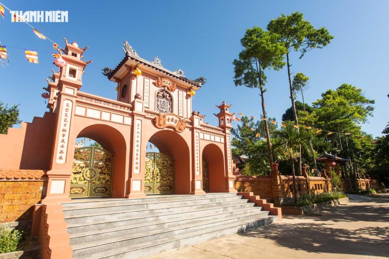 Ngôi chùa cổ bên bờ Thạch Hãn nhiều lần 'hồi sinh' sau chiến tranh- Ảnh 1. Ngôi chùa cổ bên bờ Thạch Hãn nhiều lần 'hồi sinh' sau chiến tranh- Ảnh 1.