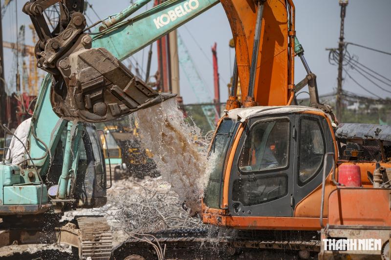 Hà Nội trong ngày nắng nóng đỉnh điểm- Ảnh 15. Hà Nội trong ngày nắng nóng đỉnh điểm- Ảnh 15.