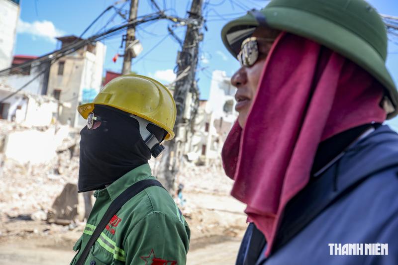 Hà Nội trong ngày nắng nóng đỉnh điểm- Ảnh 13. Hà Nội trong ngày nắng nóng đỉnh điểm- Ảnh 13.