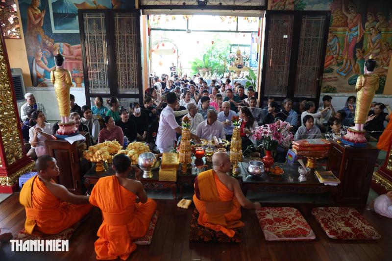 Chùa trong hẻm ở TP.HCM: Sư không ăn chay, giữ truyền thống Khmer Nam bộ - Ảnh 3.