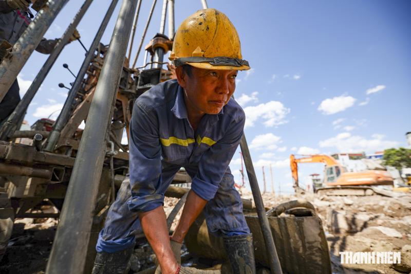 Hà Nội trong ngày nắng nóng đỉnh điểm- Ảnh 10. Hà Nội trong ngày nắng nóng đỉnh điểm- Ảnh 10.