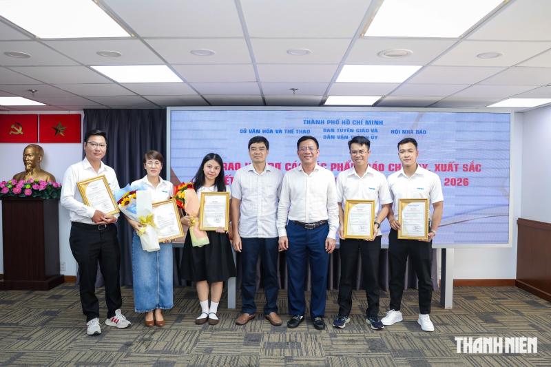 TP.HCM khen thưởng 70 tác phẩm báo chí xuất sắc quý 1/2026- Ảnh 2. TP.HCM khen thưởng 70 tác phẩm báo chí xuất sắc quý 1/2026- Ảnh 2.