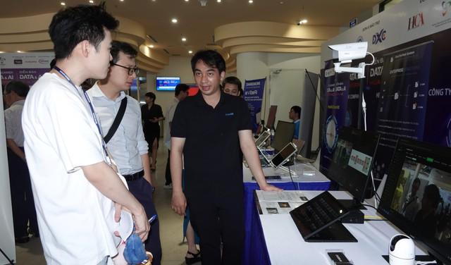 Chủ tịch Hội Tin học TP.HCM: 'Trí tuệ nhân tạo không đến để thay thế con người'- Ảnh 3. Chủ tịch Hội Tin học TP.HCM: 'Trí tuệ nhân tạo không đến để thay thế con người'- Ảnh 3.