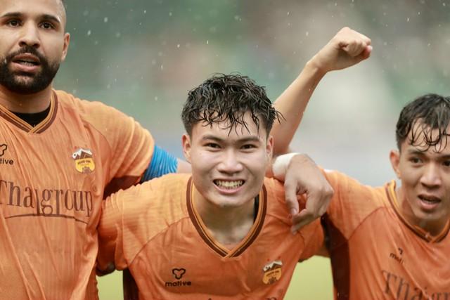 Lửa sém chân mày, HAGL chờ người hùng U.23 Việt Nam tỏa sáng- Ảnh 3. Lửa sém chân mày, HAGL chờ người hùng U.23 Việt Nam tỏa sáng- Ảnh 3.