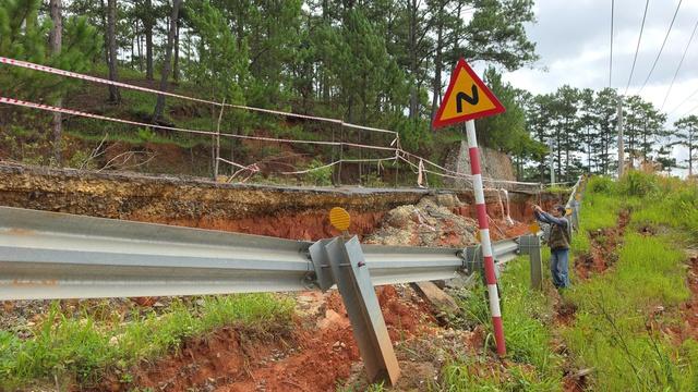 Lâm Đồng chi 20 tỉ đồng khắc phục sạt lở đường Bidoup- Ảnh 2. Lâm Đồng chi 20 tỉ đồng khắc phục sạt lở đường Bidoup- Ảnh 2.