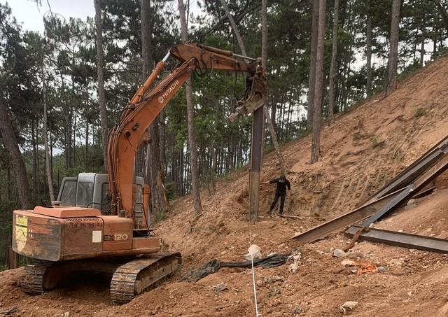 Đồng loạt khắc phục sạt lở đèo D'Ran và quốc lộ 20 trước mùa mưa- Ảnh 1. Đồng loạt khắc phục sạt lở đèo D'Ran và quốc lộ 20 trước mùa mưa- Ảnh 1.