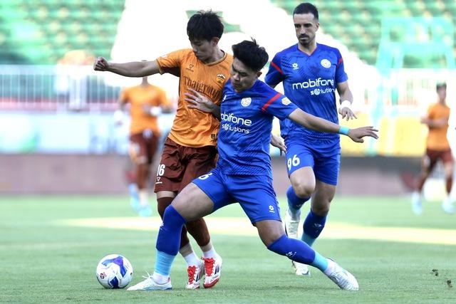 Trung Kiên ‘bất ngờ’ vắng mặt, HAGL dùng 2 nhân sự chưa đá trận nào mùa này: Thua PVF-CAND là phải!- Ảnh 2. Trung Kiên ‘bất ngờ’ vắng mặt, HAGL dùng 2 nhân sự chưa đá trận nào mùa này: Thua PVF-CAND là phải! - Ảnh 3.