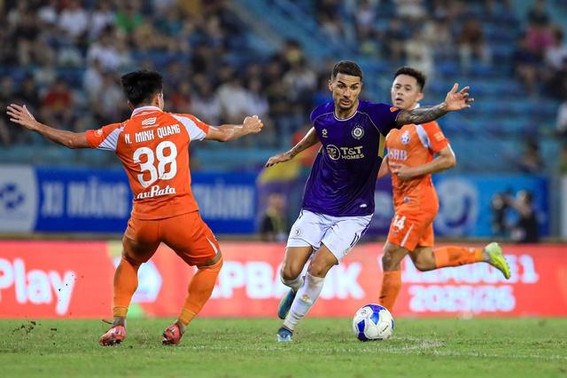 Không phải trụ hạng, cuộc đấu trí nào hấp dẫn hơn cả đua vô địch V-League?- Ảnh 1.