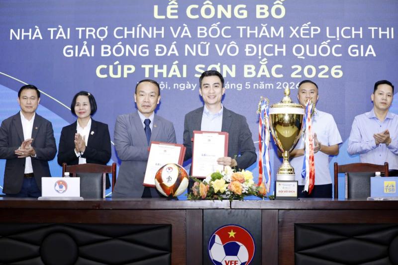 Cuộc cách mạng bóng đá nữ Việt Nam- Ảnh 1.