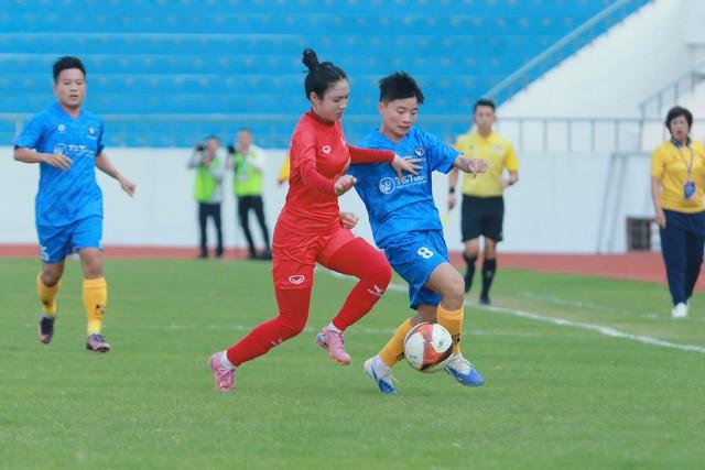Thắng ‘đấu súng’ Hà Nội I, Huỳnh Như cùng CLB nữ TP.HCM tiếp tục vô địch Cúp quốc gia- Ảnh 5. Thắng ‘đấu súng’ Hà Nội I, Huỳnh Như cùng CLB nữ TP.HCM tiếp tục vô địch Cúp quốc gia- Ảnh 5.