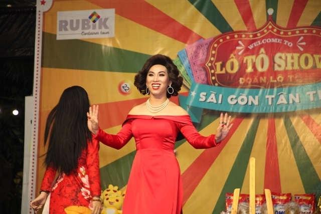 Lô tô thời nay: Từ tiếng rao hội chợ đến ánh đèn sân khấu hiện đại- Ảnh 4. Lô tô thời nay: Từ tiếng rao hội chợ đến ánh đèn sân khấu hiện đại- Ảnh 4.
