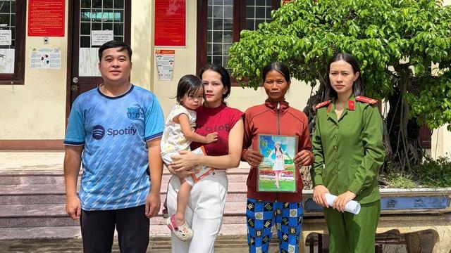 Mẹ con đoàn tụ sau 11 năm nhờ công an xác minh nhân thân- Ảnh 2. Mẹ con đoàn tụ sau 11 năm nhờ công an xác minh nhân thân- Ảnh 2.