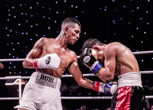 Võ sĩ Việt Nam móc trái cực hiểm, thắng knock-out tay đấm Thái Lan - Ảnh 3.