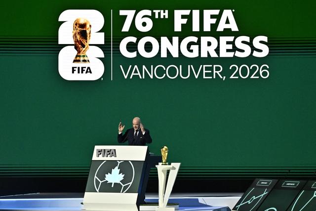 Ông Trump nói 'để tính sau' khi được hỏi nếu Iran vô địch World Cup thì sao- Ảnh 1. Ông Trump nói 'để tính sau' khi được hỏi nếu Iran vô địch World Cup thì sao- Ảnh 1.