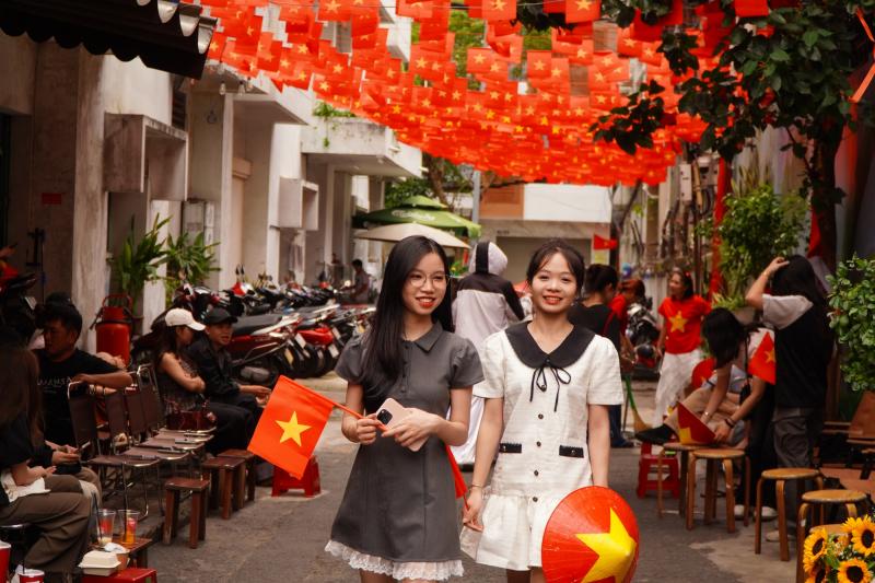 Vừa hết lễ 30.4 và 1.5 người trẻ đã bàn đến lịch nghỉ lễ Quốc khánh 2.9- Ảnh 1.