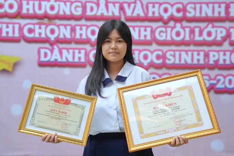 Nữ sinh học bằng đam mê đạt giải nhì Olympic môn sử - Ảnh 1.
