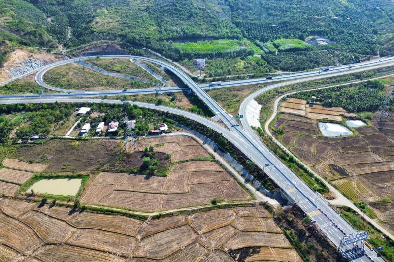 Giao trách nhiệm phát triển, cú hích tăng trưởng kinh tế- Ảnh 1.