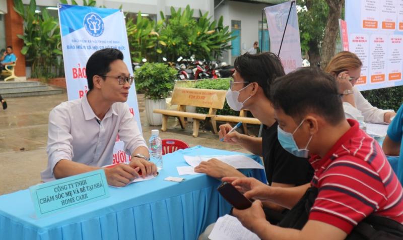 Nhiều việc làm lương cao chờ người lao động, có vị trí 30 triệu đồng/tháng - Ảnh 2.